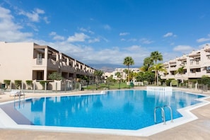 Piscine extérieure, piscine chauffée