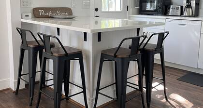 Charming 2-bedroom cottage at Murphy's Beach in lovely Charlestown Maryland