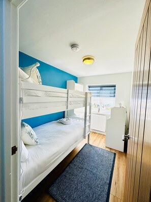 3 Schlafzimmer, Bügeleisen/Bügelbrett, WLAN, Bettwäsche
