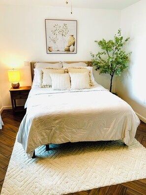 3 bedrooms, desk, iron/ironing board, free WiFi