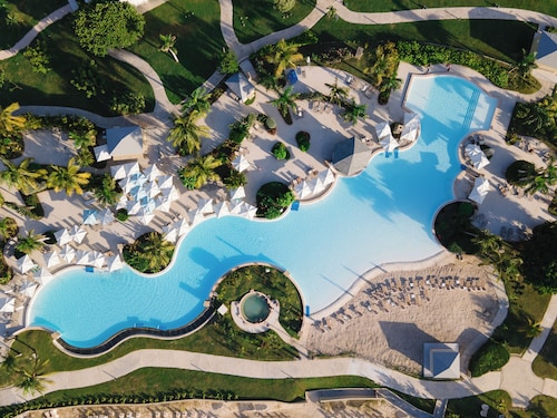 St. Martin Beach Resort & Spa