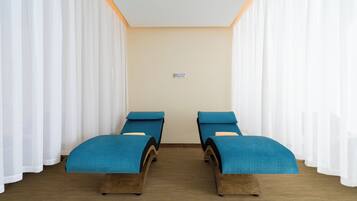Espace de soins pour les couples, sauna, bain Ă remous, hammam
