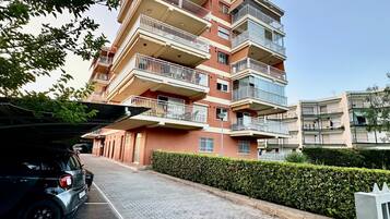 Apartment, 3 Bedrooms, Smoking, Garden View | Exterior