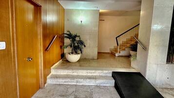 Apartment, 3 Bedrooms, Smoking, Garden View | Interior