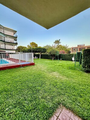 Departamento, 3 habitaciones, para fumadores, vista al jardín | Áreas de la propiedad