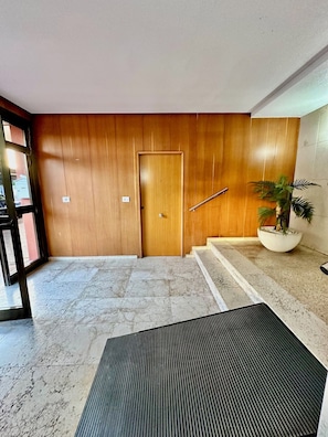 Departamento, 3 habitaciones, para fumadores, vista al jardín | Interior