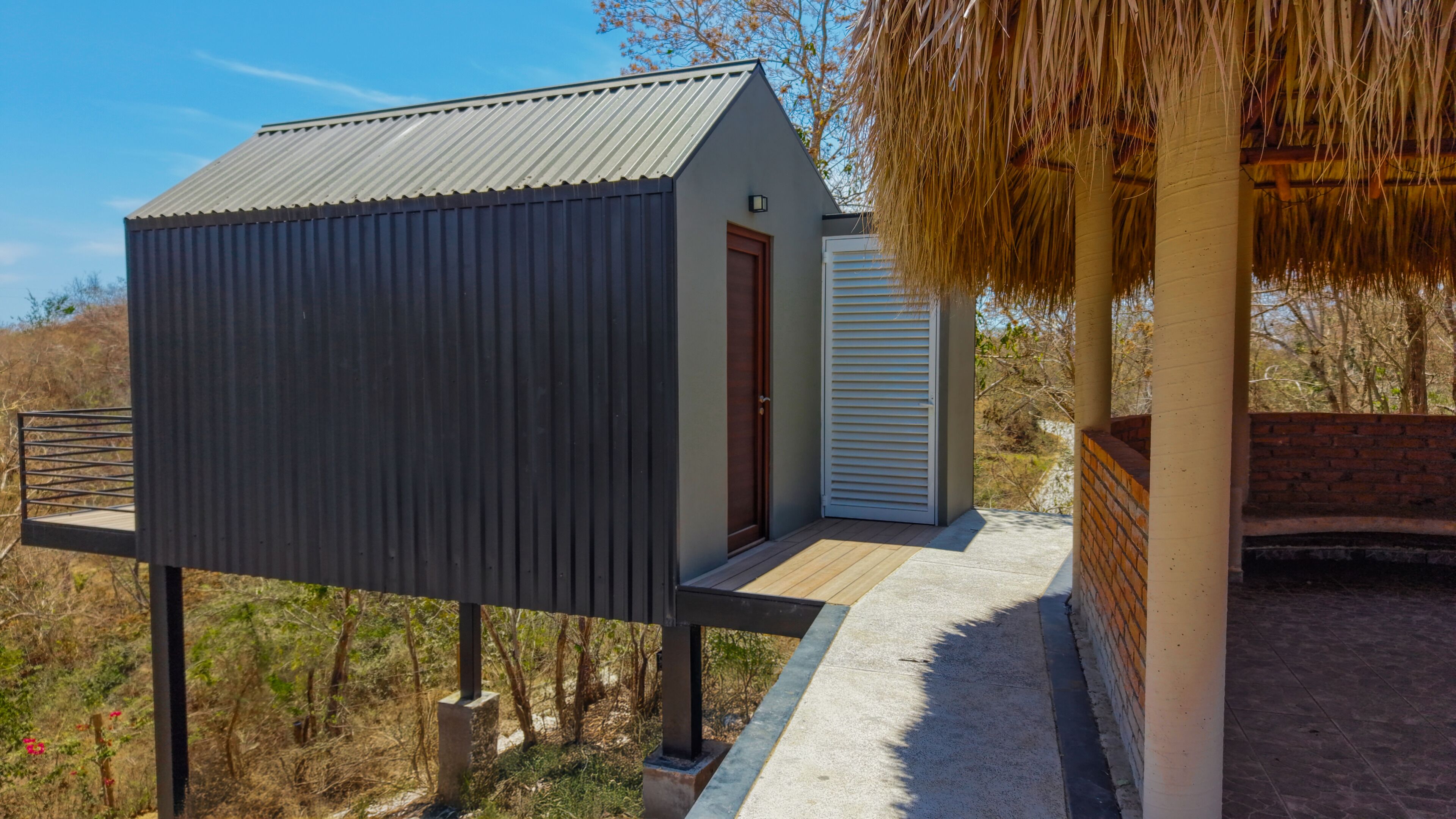 Deluxe Cabin, Hill View
