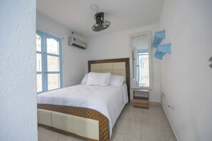 2 habitaciones, tabla de planchar con plancha, wifi y ropa de cama 
