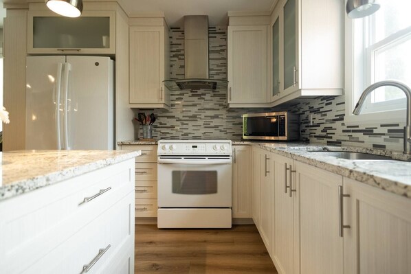 Fridge, microwave, oven, dishwasher