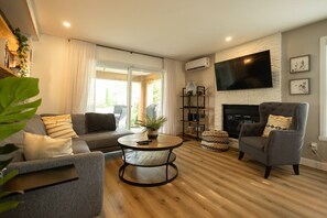 Télévision, cheminée