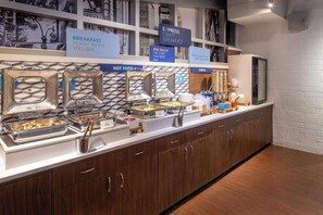 Dining - Close to Times Square + Free Breakfast & Wi-Fi (New York)