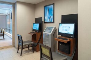 Business center - Steps from Wall Street | Free Breakfast. Gym (New York)