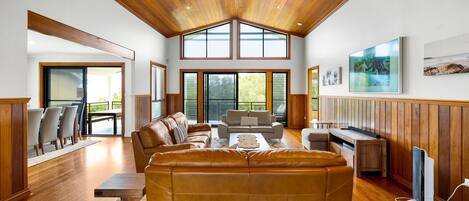 Télévision, table de tennis de table