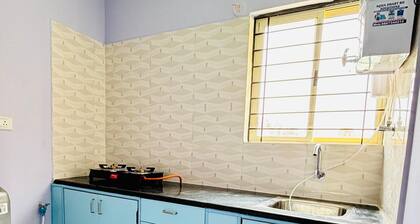 SRI HOME STAY - DOUBLE BEDROOM FULLY FURNISHED SERVICE APARTMENT