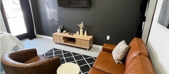 Crash Pad -Studio East Room