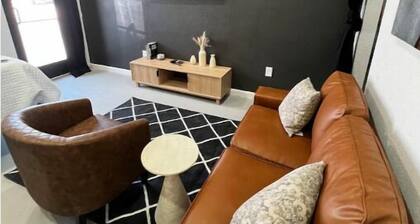 Crash Pad -Studio East Room