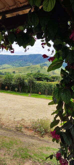 Property grounds - High standard chalet in MG 3 hours from SP (Portal da Serra Santa Rita do Sapucaí)