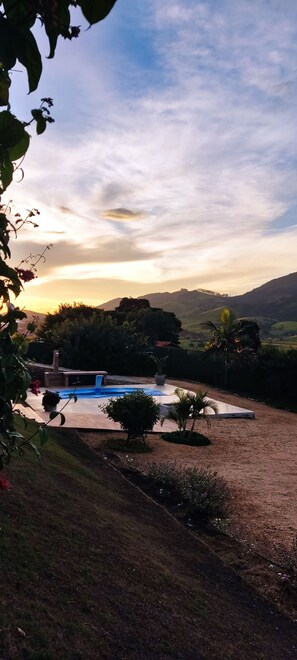 Outdoor pool - High standard chalet in MG 3 hours from SP (Portal da Serra Santa Rita do Sapucaí)