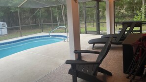 Outdoor pool, a heated pool - 3-BR house, heated pool in charming Dunnellon with AC, WiFi. Pets ok with fee (Dunnellon)