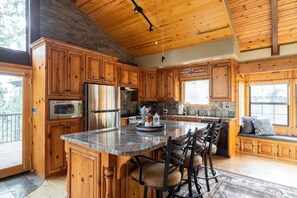 Micro-ondes, four, plaque de cuisson, lave-vaisselle