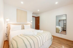 1 habitación, tabla de planchar con plancha, internet y ropa de cama 