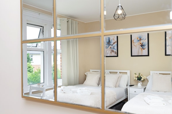 1 soverom, strykejern/-brett, internettilgang og sengetøy