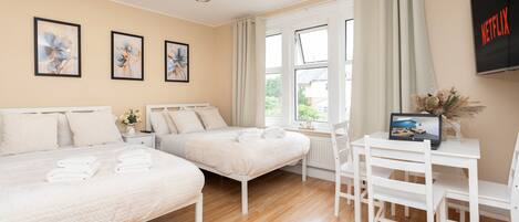 1 sovrum, strykjärn/strykbräda, internet och sängkläder