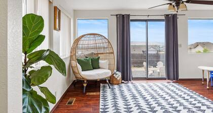 Additional Living Room, Just Minutes From Highway