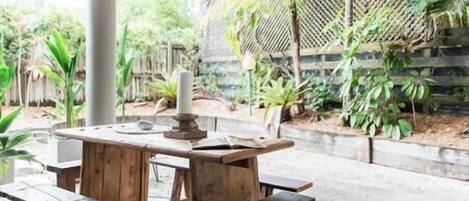 Outdoor dining