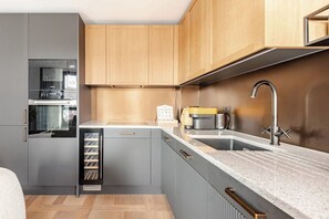 ميكروويف، فرن، موقد طهي مسطح، غسالة أطباق