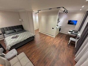 2 chambres, fer et planche à repasser, Wi-Fi, draps fournis
