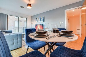 Dining - City Retreat in Manchester (Manchester)