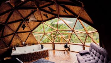 Minibaari, ilmainen Wi-Fi, vuodevaatteet