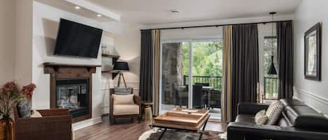 Smart TV, fireplace