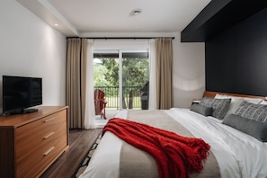 2 bedrooms, desk, free WiFi, bed sheets