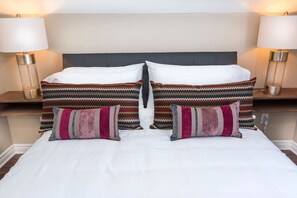 3 soverom, skrivebord, wi-fi (inkludert) og sengetøy