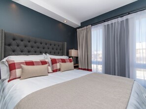 3 chambres, bureau, Wi-Fi gratuit, draps fournis