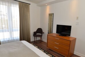 2 chambres, bureau, Wi-Fi gratuit, draps fournis