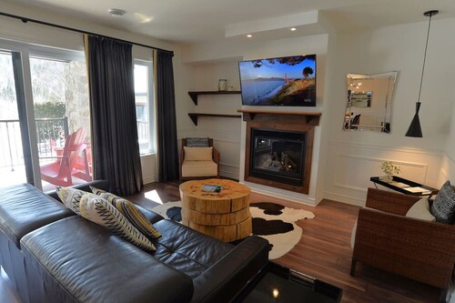 Direct slope access condo - Affordable luxury!