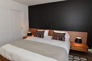 2 chambres, bureau, accĂšs au Wi-Fi (inclus), literie fournie