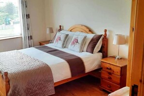5 habitaciones, tabla de planchar con plancha y wifi gratis 
