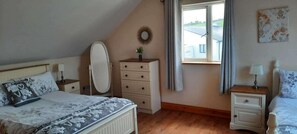 5 bedrooms, free WiFi, bed sheets