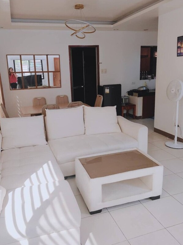 House, 3 Bedrooms, Accessible, Private Pool | Living room