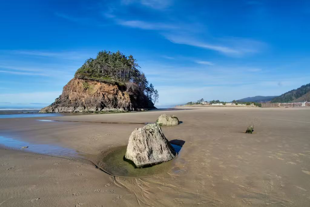 Una spiaggia nelle vicinanze
