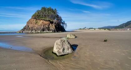 Pacific Drift at Proposal Rock w/Beach Access