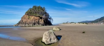 Pacific Drift at Proposal Rock w/Beach Access
