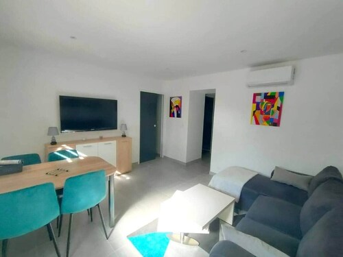 2 pièces en RDC climatisé avec terrasse