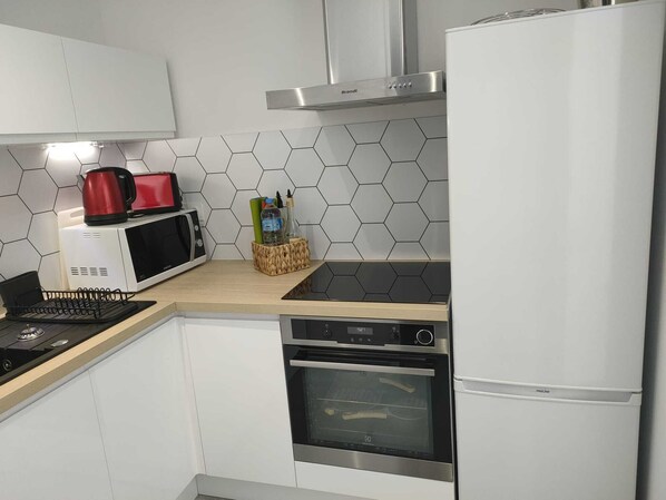 Microonde, forno, piano cottura