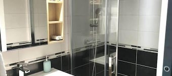 2 rooms on the ground floor with air conditioning