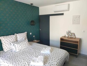 1 chambre, fer et planche à repasser, Wi-Fi, draps fournis